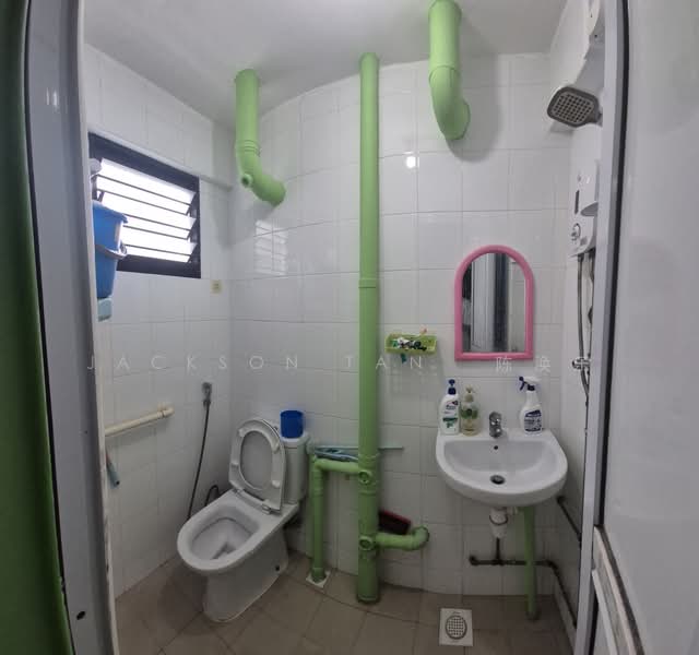 328 Hougang Avenue 5, 328 Hougang Avenue 5, 3 Bedrooms, 1,033 sqft, HDB Flat For Sale, by Jackson Tan  陈涣乐, 500192297 - Bathroom - PropertyGuru.com.sg