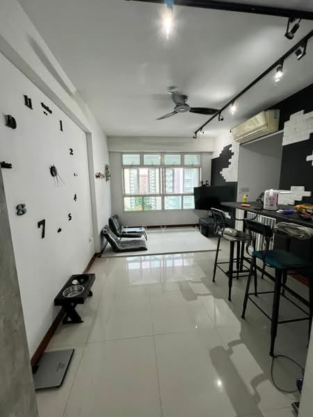 664A Punggol Drive, 664A Punggol Drive, 2 Bedrooms, 700 sqft, HDB Flat For Rent, by Henry Na, 500192315 - Living Room - PropertyGuru.com.sg