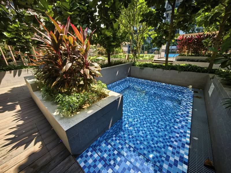 The Alps Residences, Tampines Avenue 10, 2 Bedrooms, 689 sqft, Condominium For Rent, by Steeve Tan, 500192316 - Pool - PropertyGuru.com.sg