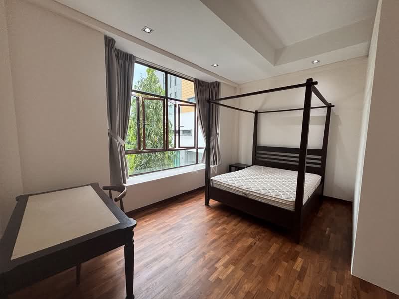 Pasir Ris Beach Park, 511 Elias Road, 5 Bedrooms, 6,000 sqft, Detached House For Rent, by Julian Li, 500192323 - Bedroom - PropertyGuru.com.sg