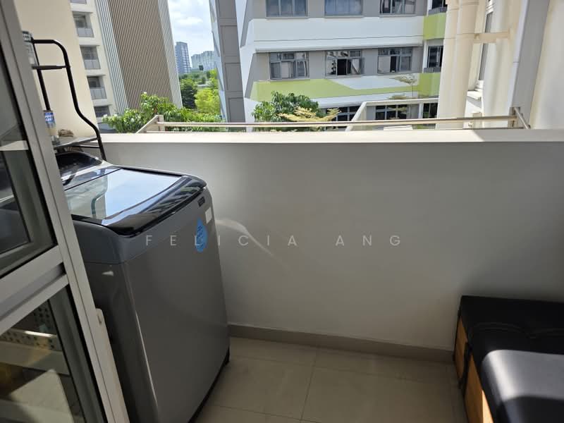 627A Tampines Street 61, 627A Tampines Street 61, 2 Bedrooms, 742 sqft, HDB Flat For Sale, by Felicia Ang, 500192335 - Balcony - PropertyGuru.com.sg