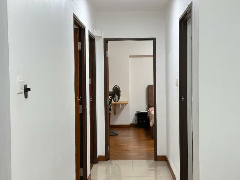 637A Punggol Drive, 637A Punggol Drive, 3 Bedrooms, 1,056 sqft, HDB Flat For Rent, by Mohamed Ali Safir Ahamed, 500192351 - Corridor - PropertyGuru.com.sg