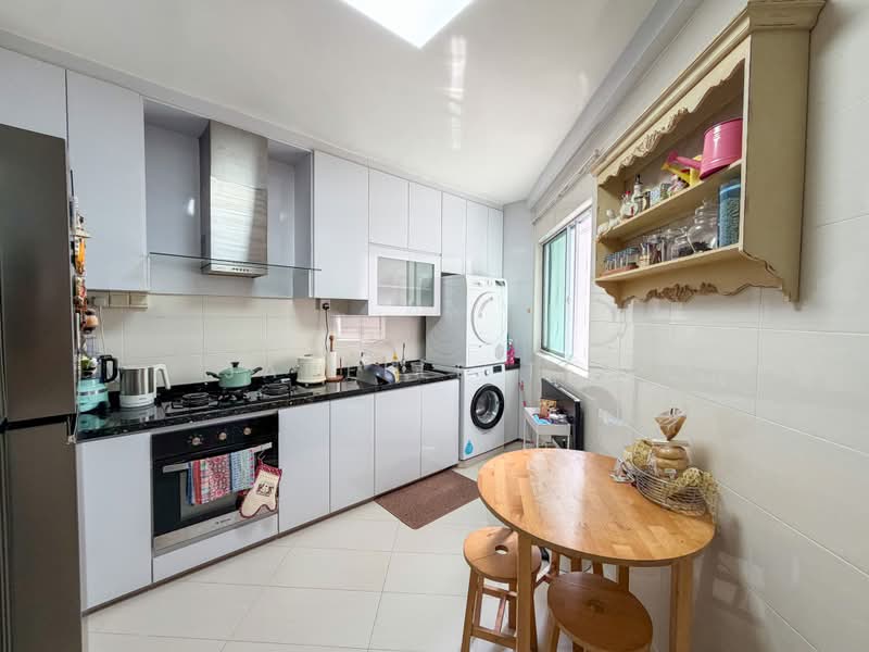122 Sengkang East Way, 122 Sengkang East Way, 3 Bedrooms, 980 sqft, HDB Flat For Sale, by Janelle Teo, 500192360 - Kitchen - PropertyGuru.com.sg