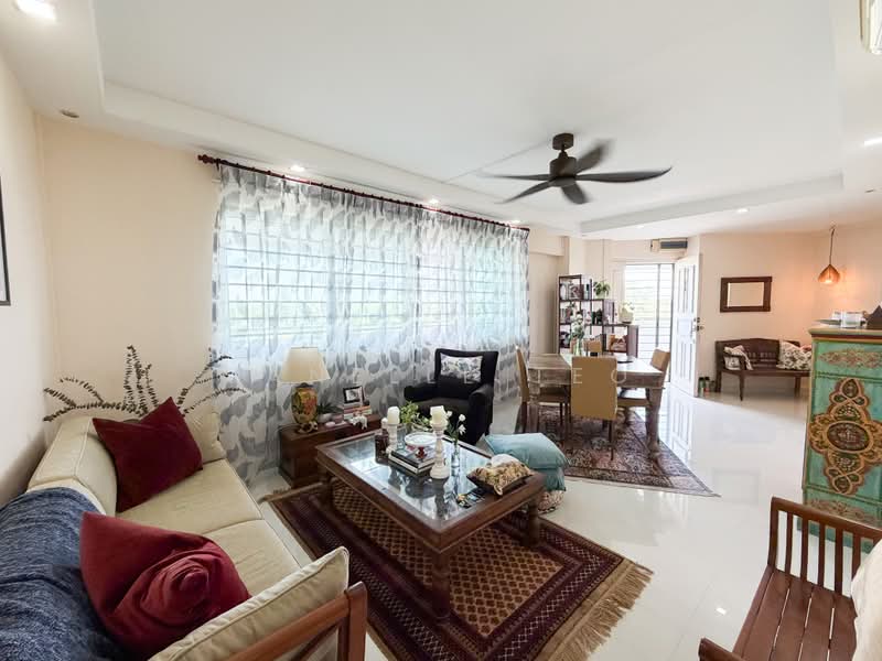 122 Sengkang East Way, 122 Sengkang East Way, 3 Bedrooms, 980 sqft, HDB Flat For Sale, by Janelle Teo, 500192360 - Living Room - PropertyGuru.com.sg