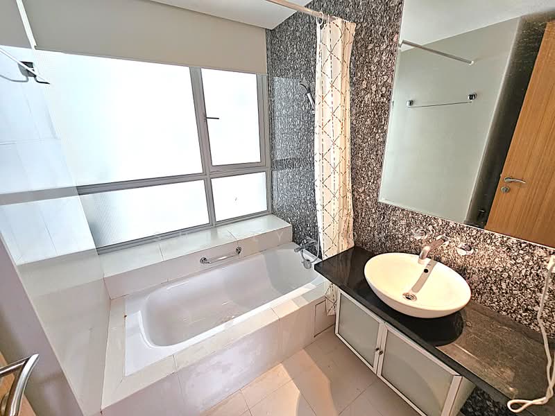Kovan Melody, 37 Kovan Road, 2 Bedrooms, 904 sqft, Condominium For Rent, by Shelly Koh, 500192361 - Bathroom - PropertyGuru.com.sg