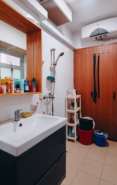 438C Bukit Batok West Avenue 8, 438C Bukit Batok West Avenue 8, 1 Bedroom, 505 sqft, HDB Flat For Sale, by Mirza Subari, 500192365 - Bathroom - PropertyGuru.com.sg