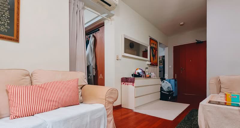 438C Bukit Batok West Avenue 8, 438C Bukit Batok West Avenue 8, 1 Bedroom, 505 sqft, HDB Flat For Sale, by Mirza Subari, 500192365 - Living Room - PropertyGuru.com.sg