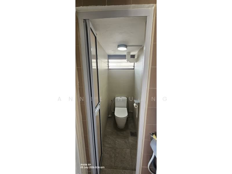 1 Ghim Moh Road, 1 Ghim Moh Road, 2 Bedrooms, 700 sqft, HDB Flat For Rent, by Annie Huang, 500192370 - Bathroom - PropertyGuru.com.sg