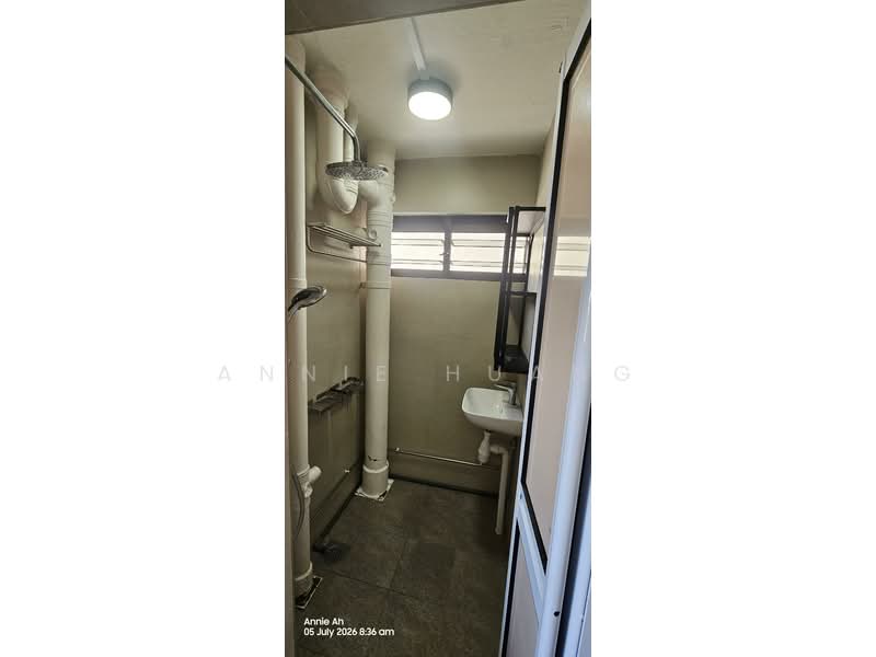 1 Ghim Moh Road, 1 Ghim Moh Road, 2 Bedrooms, 700 sqft, HDB Flat For Rent, by Annie Huang, 500192370 - Bathroom - PropertyGuru.com.sg