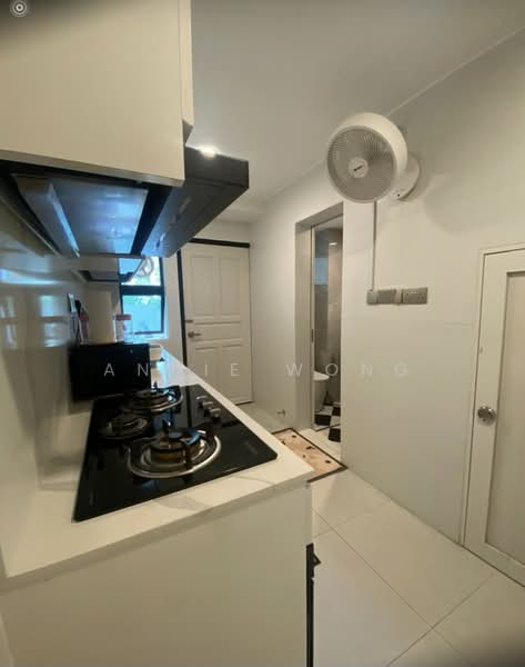 Barossa Gardens, 249 Pasir Panjang Road, Room Rental, 380 sqft, Terraced House For Rent, by Annie Wong, 500192373 - Kitchen - PropertyGuru.com.sg