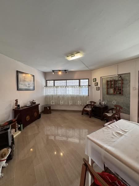261 Tampines Street 21, 261 Tampines Street 21, 2 Bedrooms, 840 sqft, HDB Flat For Sale, by Yee chung Ng, 500192390 - Living Room - PropertyGuru.com.sg