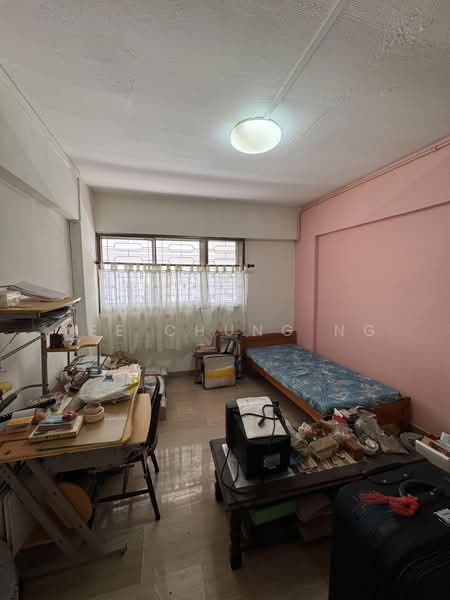 261 Tampines Street 21, 261 Tampines Street 21, 2 Bedrooms, 840 sqft, HDB Flat For Sale, by Yee chung Ng, 500192390 - Bedroom - PropertyGuru.com.sg