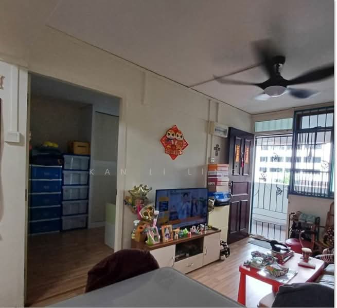 209 Boon Lay Place, 209 Boon Lay Place, 2 Bedrooms, 700 sqft, HDB Flat For Sale, by Kan Li Ling, 500192393 - Living Room - PropertyGuru.com.sg