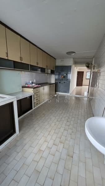 119 Bukit Batok West Avenue 6, 119 Bukit Batok West Avenue 6, 2 Bedrooms, 1,109 sqft, HDB Flat For Sale, by Prescealla Ong, 500192411 - Kitchen - PropertyGuru.com.sg