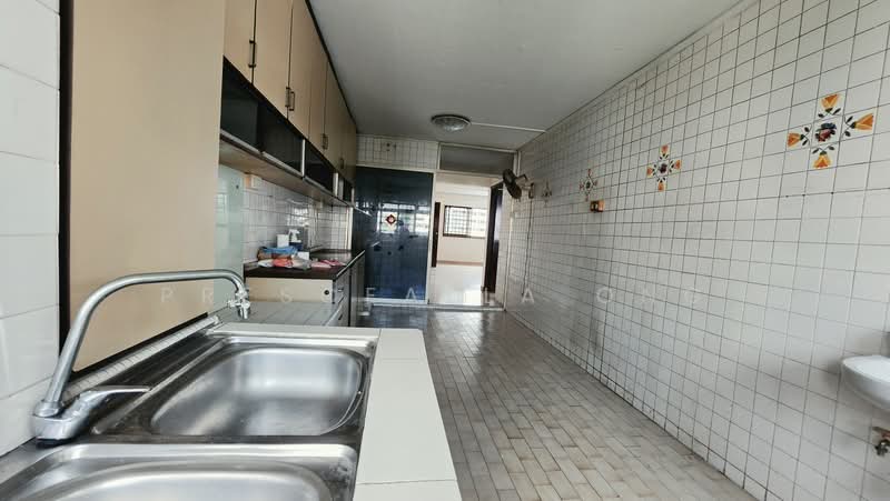119 Bukit Batok West Avenue 6, 119 Bukit Batok West Avenue 6, 2 Bedrooms, 1,109 sqft, HDB Flat For Sale, by Prescealla Ong, 500192411 - Kitchen - PropertyGuru.com.sg