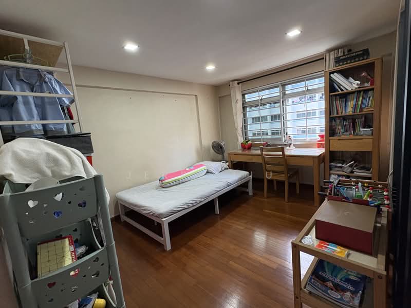 323 Woodlands Street 32, 323 Woodlands Street 32, 4 Bedrooms, 1,755 sqft, HDB Flat For Sale, by Jerry Liu, 500192414 - Bedroom - PropertyGuru.com.sg