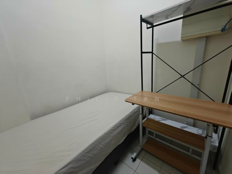 Regent Park, 26 Jalan Lempeng, Room Rental, 60 sqft, Condominium For Rent, by Philip Tan, 500192418 - Bedroom - PropertyGuru.com.sg