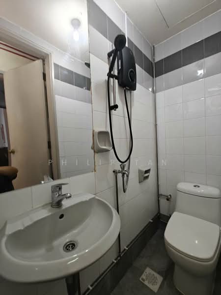 Regent Park, 26 Jalan Lempeng, Room Rental, 60 sqft, Condominium For Rent, by Philip Tan, 500192418 - Bathroom - PropertyGuru.com.sg