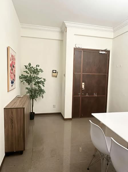Regent Park, 26 Jalan Lempeng, Room Rental, 60 sqft, Condominium For Rent, by Philip Tan, 500192418 - Entrance - PropertyGuru.com.sg