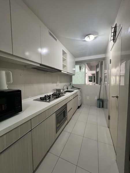 1 Canberra, 7 Canberra Drive, 3 Bedrooms, 947 sqft, Condominium For Rent, by Julie Cassandra, 500192420 - Kitchen - PropertyGuru.com.sg