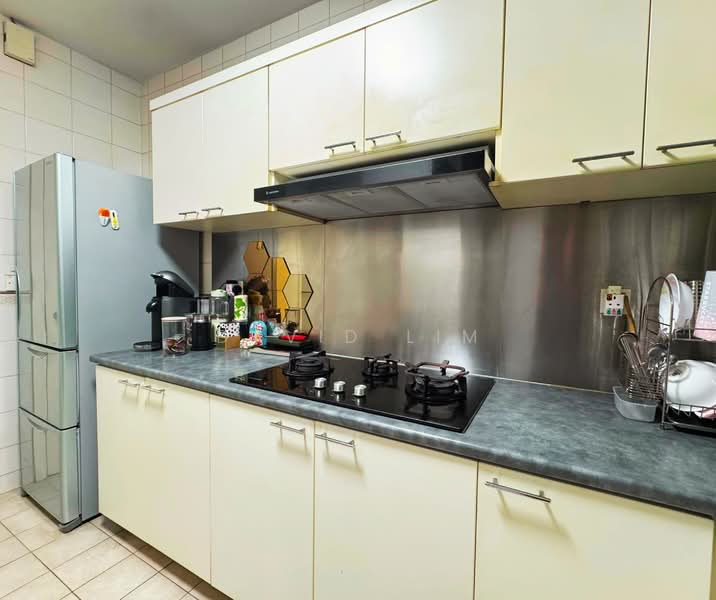 Maple Woods, 989 Bukit Timah Road, 3 Bedrooms, 1,378 sqft, Condominium For Sale, by David Lim, 500192439 - Kitchen - PropertyGuru.com.sg