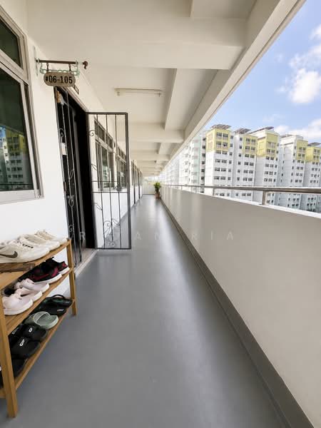 605 Woodlands Drive 42, 605 Woodlands Drive 42, 3 Bedrooms, 990 sqft, HDB Flat For Sale, by Riyan Ria, 500192444 - Corridor - PropertyGuru.com.sg