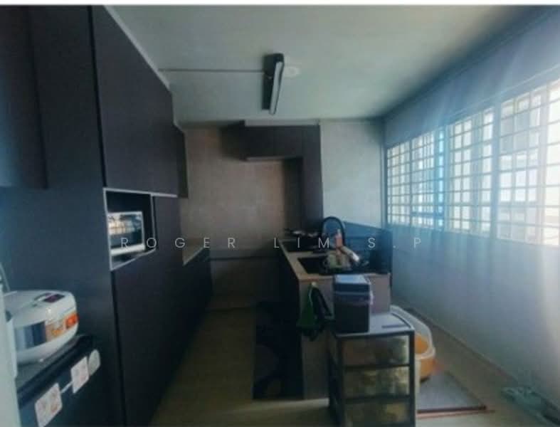 605 Yishun Street 61, 605 Yishun Street 61, 3 Bedrooms, 1,000 sqft, HDB Flat For Rent, by Roger Lim S.P, 500192445 - Kitchen - PropertyGuru.com.sg