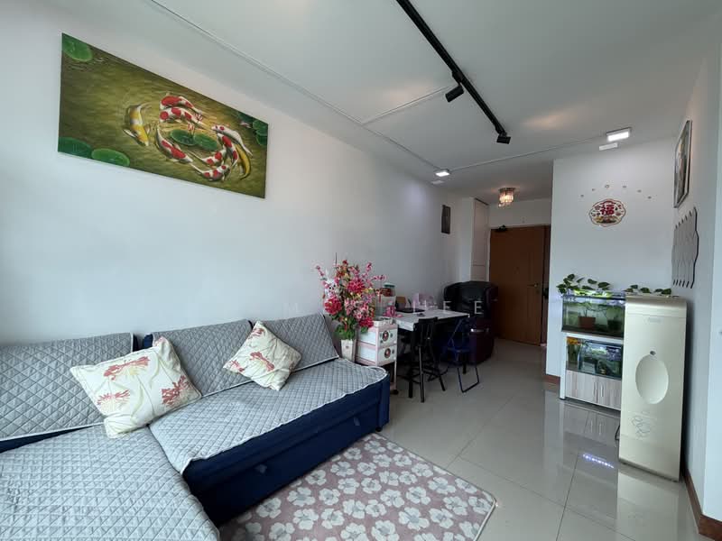673A Edgefield Plains, 673A Edgefield Plains, 2 Bedrooms, 700 sqft, HDB Flat For Sale, by James Lee, 500192446 - Living Room - PropertyGuru.com.sg