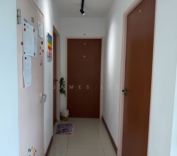 673A Edgefield Plains, 673A Edgefield Plains, 2 Bedrooms, 700 sqft, HDB Flat For Sale, by James Lee, 500192446 - Corridor - PropertyGuru.com.sg