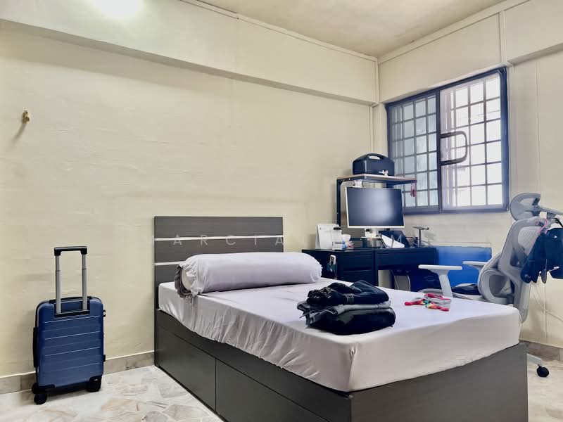 321 Hougang Avenue 5, 321 Hougang Avenue 5, 2 Bedrooms, 721 sqft, HDB Flat For Sale, by Marcial Lim, 500192454 - Bedroom - PropertyGuru.com.sg