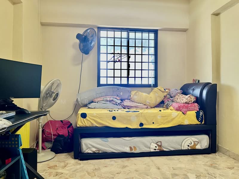 321 Hougang Avenue 5, 321 Hougang Avenue 5, 2 Bedrooms, 721 sqft, HDB Flat For Sale, by Marcial Lim, 500192454 - Bedroom - PropertyGuru.com.sg