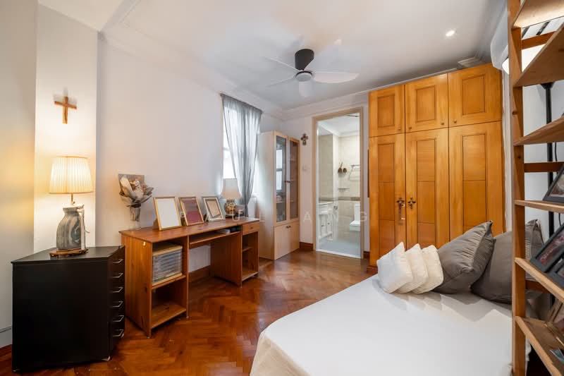 Rare Semi-Detached 1Km to Henry Park and 7min Walk to Dover MRT, Holland Grove, 5 Bedrooms, 4,000 sqft, Semi-Detached House For Sale, by Paul Ang, 500192461 - Bedroom - PropertyGuru.com.sg