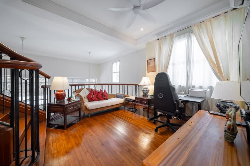 Rare Semi-Detached 1Km to Henry Park and 7min Walk to Dover MRT, Holland Grove, 5 Bedrooms, 4,000 sqft, Semi-Detached House For Sale, by Paul Ang, 500192461 - Study - PropertyGuru.com.sg