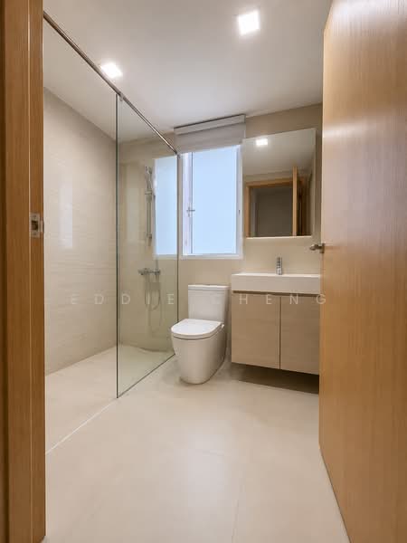 The Tampines Trilliant, 23 Tampines Central 7, 3 Bedrooms, 1,001 sqft, Executive Condominium For Rent, by Eddie Cheng, 500192468 - Bathroom - PropertyGuru.com.sg