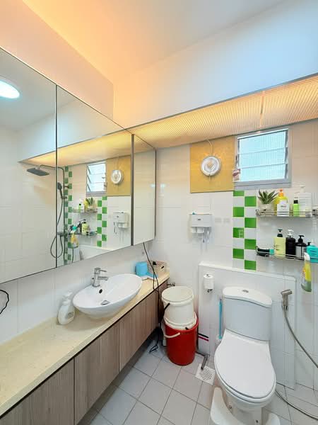 329A Anchorvale Street, 329A Anchorvale Street, 3 Bedrooms, 1,001 sqft, HDB Flat For Sale, by Patrick Chee, 500192470 - Bathroom - PropertyGuru.com.sg