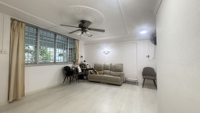 53 Teban Gardens Road, 53 Teban Gardens Road, 3 Bedrooms, 893 sqft, HDB Flat For Sale, by Simon Tong, 500192474 - Living Room - PropertyGuru.com.sg