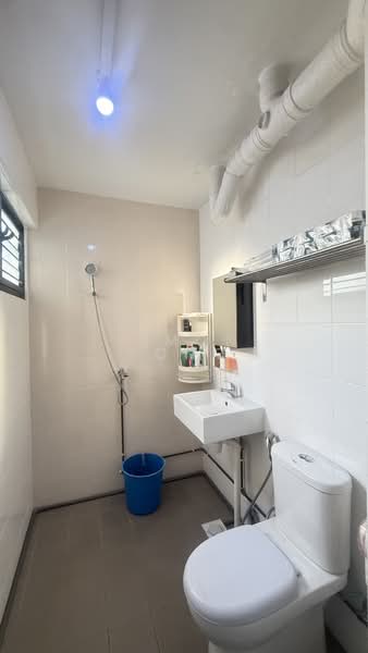 53 Teban Gardens Road, 53 Teban Gardens Road, 3 Bedrooms, 893 sqft, HDB Flat For Sale, by Simon Tong, 500192474 - Bathroom - PropertyGuru.com.sg