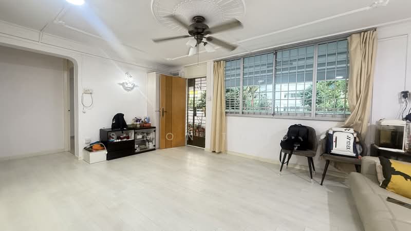 53 Teban Gardens Road, 53 Teban Gardens Road, 3 Bedrooms, 893 sqft, HDB Flat For Sale, by Simon Tong, 500192474 - Living Room - PropertyGuru.com.sg