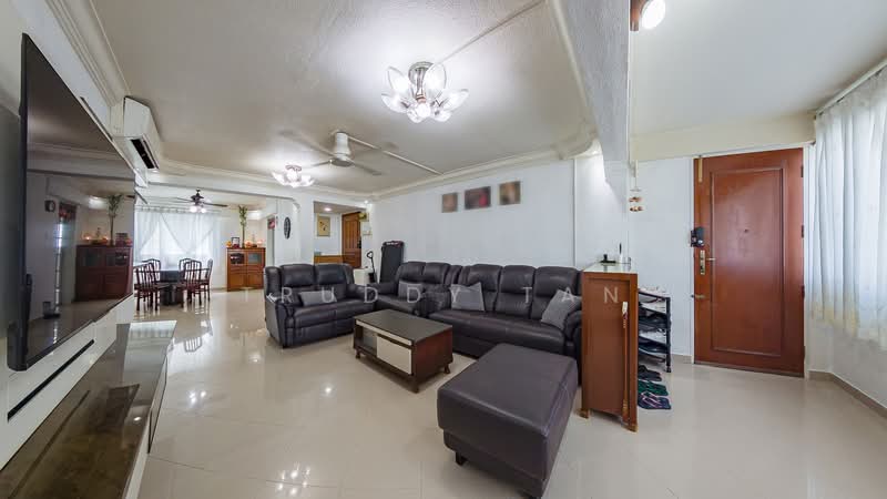 110 Aljunied Crescent, 110 Aljunied Crescent, 3 Bedrooms, 1,302 sqft, HDB Flat For Sale, by Truddy Tan, 500192485 - Living Room - PropertyGuru.com.sg