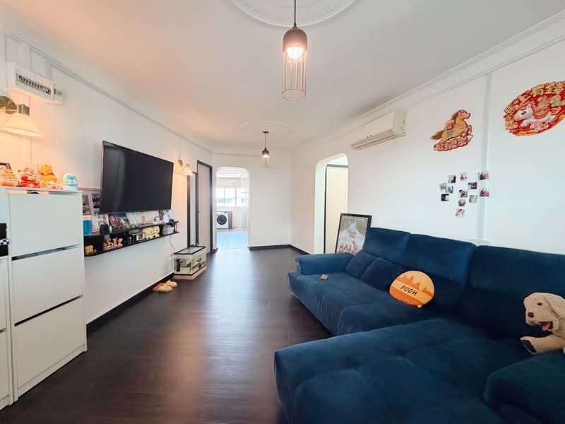 633 Ang Mo Kio Avenue 6, 633 Ang Mo Kio Avenue 6, 3 Bedrooms, 980 sqft, HDB Flat For Sale, by Jax Lim, 500192510 - Living Room - PropertyGuru.com.sg