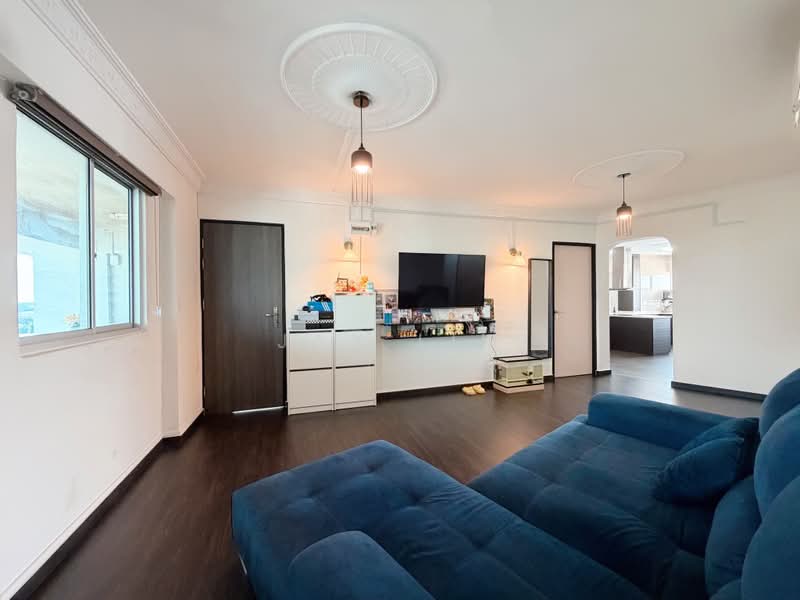 633 Ang Mo Kio Avenue 6, 633 Ang Mo Kio Avenue 6, 3 Bedrooms, 980 sqft, HDB Flat For Sale, by Jax Lim, 500192510 - Living Room - PropertyGuru.com.sg