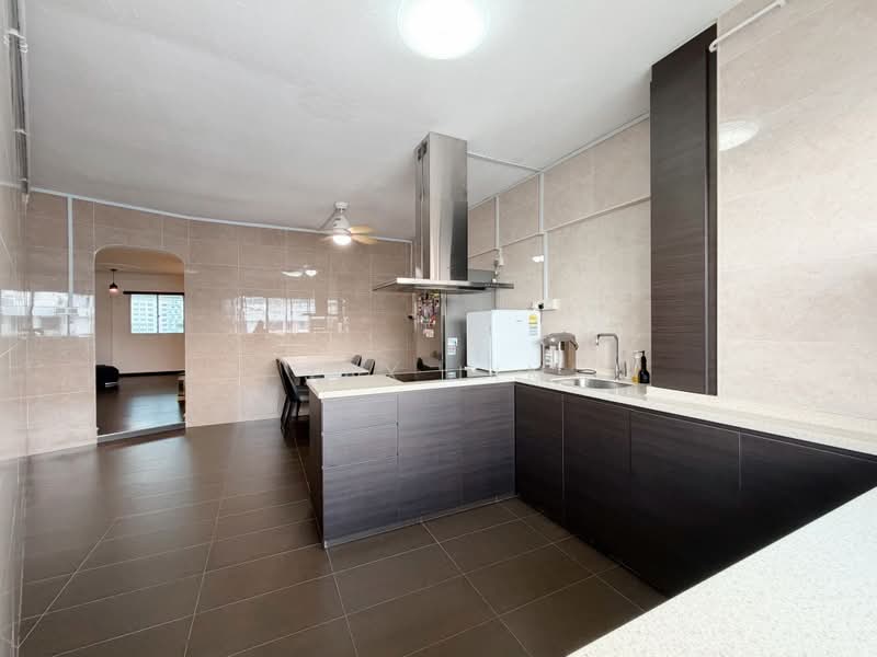 633 Ang Mo Kio Avenue 6, 633 Ang Mo Kio Avenue 6, 3 Bedrooms, 980 sqft, HDB Flat For Sale, by Jax Lim, 500192510 - Kitchen - PropertyGuru.com.sg