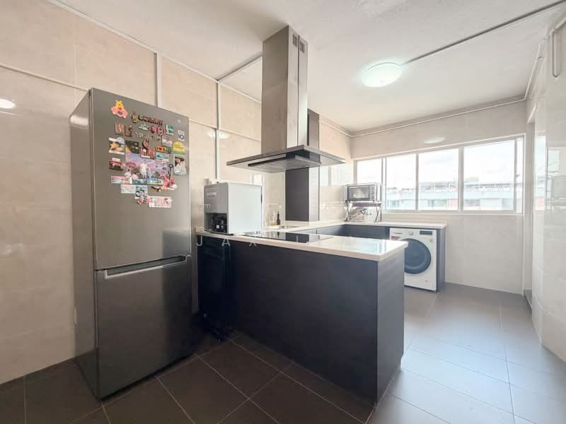 633 Ang Mo Kio Avenue 6, 633 Ang Mo Kio Avenue 6, 3 Bedrooms, 980 sqft, HDB Flat For Sale, by Jax Lim, 500192510 - Kitchen - PropertyGuru.com.sg