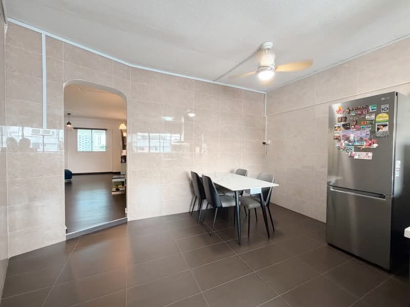 633 Ang Mo Kio Avenue 6, 633 Ang Mo Kio Avenue 6, 3 Bedrooms, 980 sqft, HDB Flat For Sale, by Jax Lim, 500192510 - Dining Area - PropertyGuru.com.sg