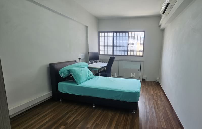 552 Jurong West Street 42, 552 Jurong West Street 42, 3 Bedrooms, 1,442 sqft, HDB Flat For Sale, by Joyce Lim, 500192519 - Bedroom - PropertyGuru.com.sg