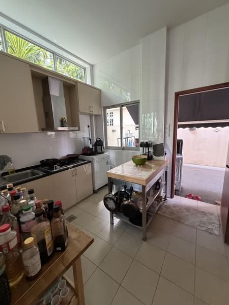 Dyson road, Dyson road, 6 Bedrooms, 3,800 sqft, Semi-Detached House For Sale, by David Wee, 500192522 - Kitchen - PropertyGuru.com.sg