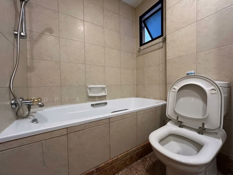Heritage View, 6 Dover Rise, Room Rental, 200 sqft, Condominium For Rent, by Gupta Sameer Raj, 500192523 - Bathroom - PropertyGuru.com.sg