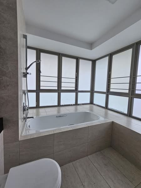 Trevista, 25 Lorong 3 Toa Payoh, Room Rental, 200 sqft, Condominium For Rent, by Yohanna Lie, 500192530 - Bathroom - PropertyGuru.com.sg