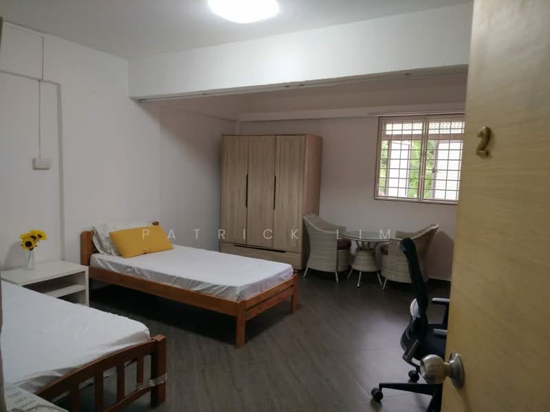 233 Bukit Batok East Avenue 5, 233 Bukit Batok East Avenue 5, Room Rental, 300 sqft, HDB Flat For Rent, by Patrick Lim, 500192532 - Spacious & Huge Bedroom - PropertyGuru.com.sg