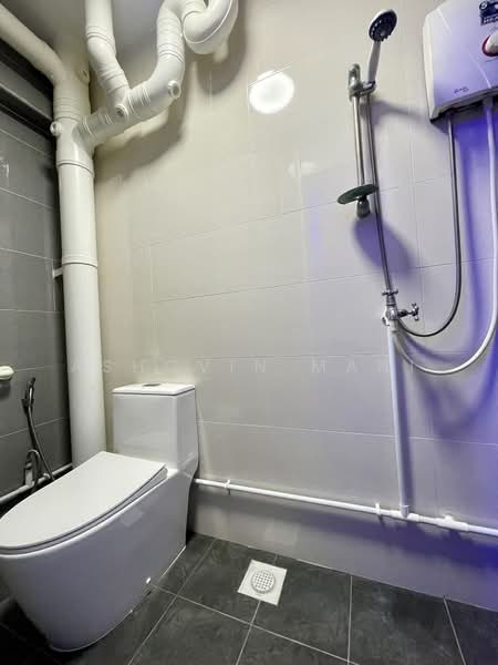 948 Jurong West Street 91, 948 Jurong West Street 91, 3 Bedrooms, 1,130 sqft, HDB Flat For Sale, by Ashcvin Mani, 500192535 - Bathroom - PropertyGuru.com.sg